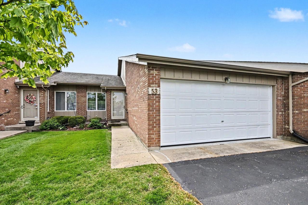 53 Village Woods Dr., Crete, IL 60417