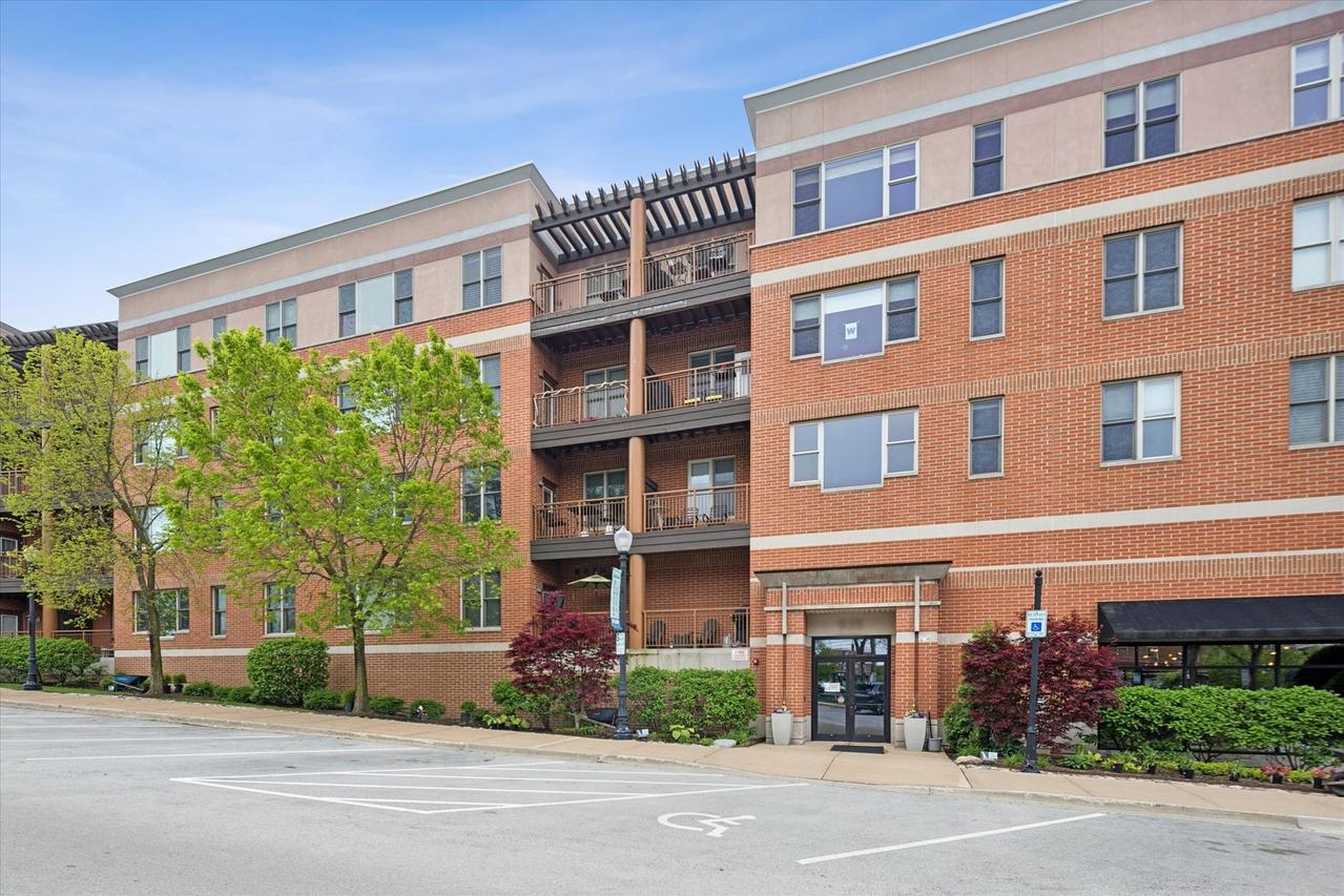 935 Burlington Ave. #110, Downers Grove, IL 60515