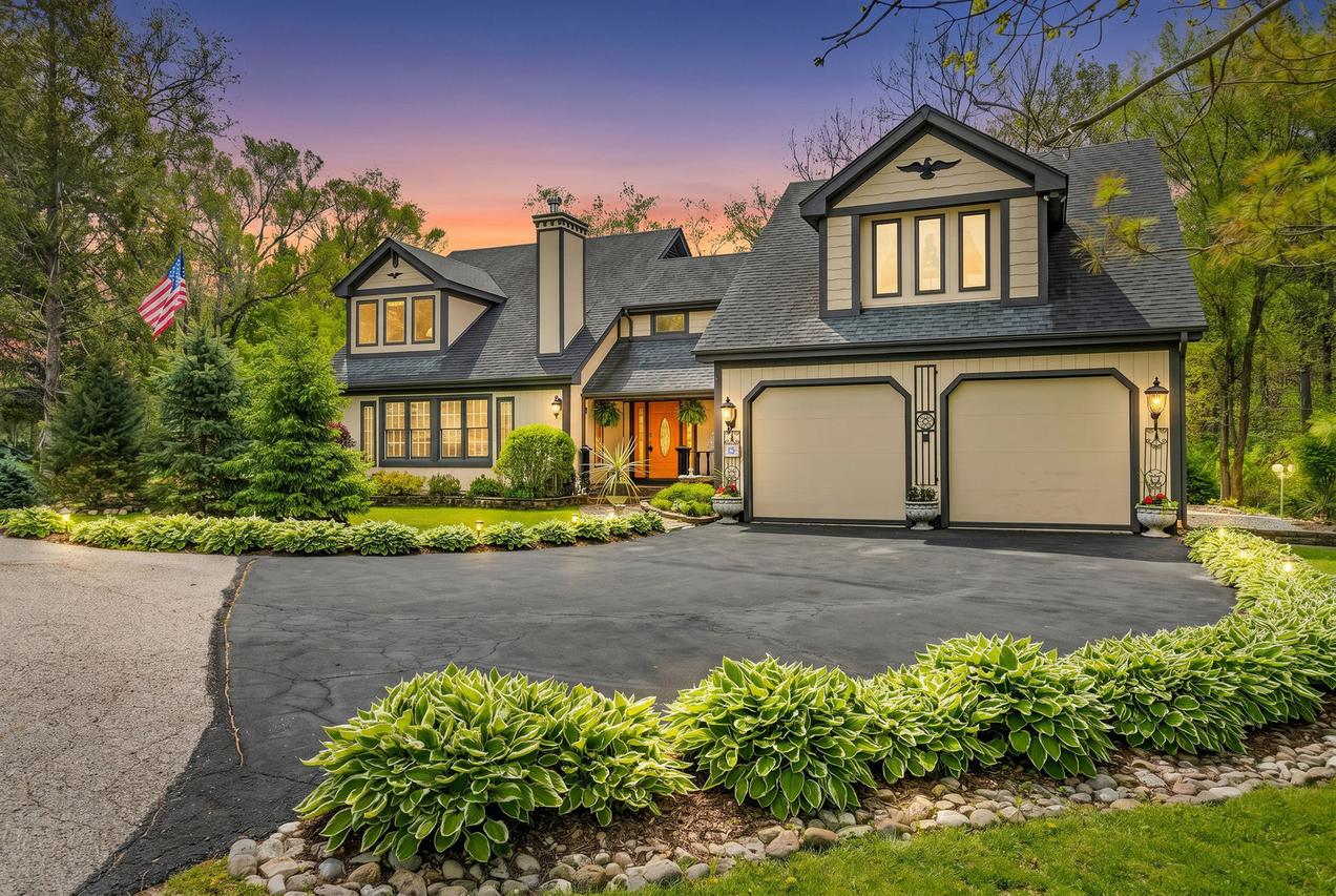 8019 Wonder View Dr., Wonder Lake, IL 60097