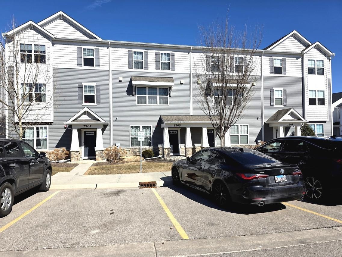 2707 Lily Ln., Rolling Meadows, IL 60008