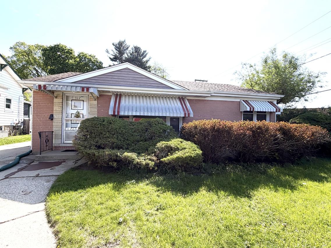 317 S Louis St., Mount Prospect, IL 60056