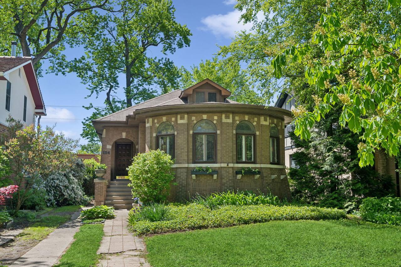 1114 Dobson St., Evanston, IL 60202