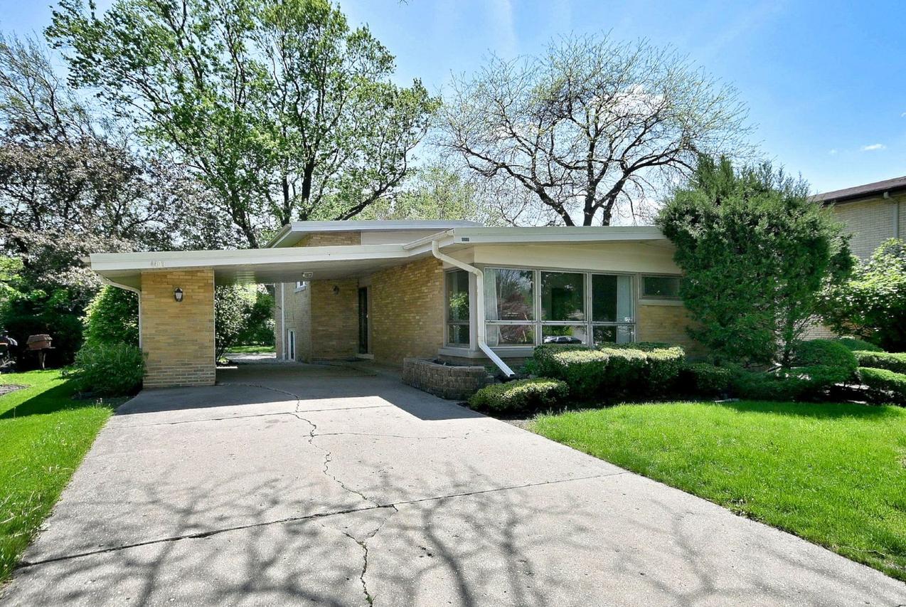 4409 W Lunt Ave., Lincolnwood, IL 60712