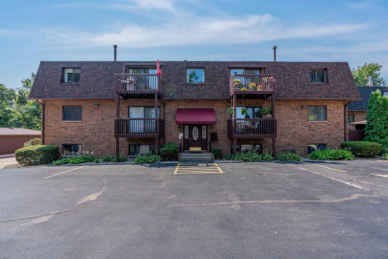 2505 26th Avenue Ct. #I, Rock Island, IL 61201