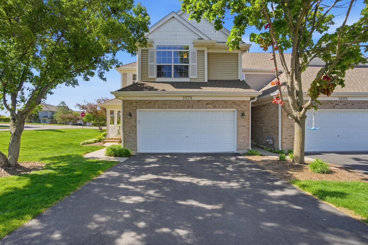 1679 Yellowstone Cir., Crystal Lake, IL 60014