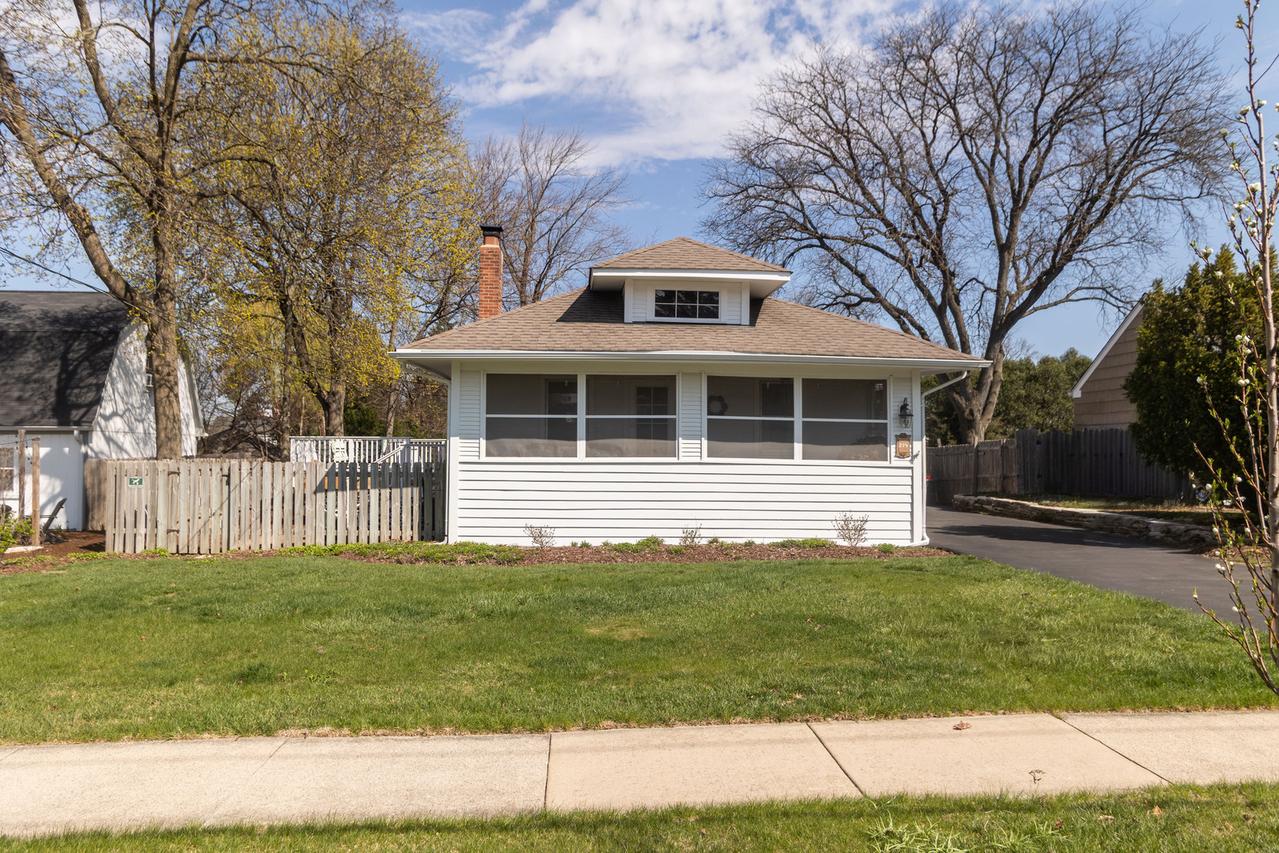 219 W Oak Ave., Wheaton, IL 60187
