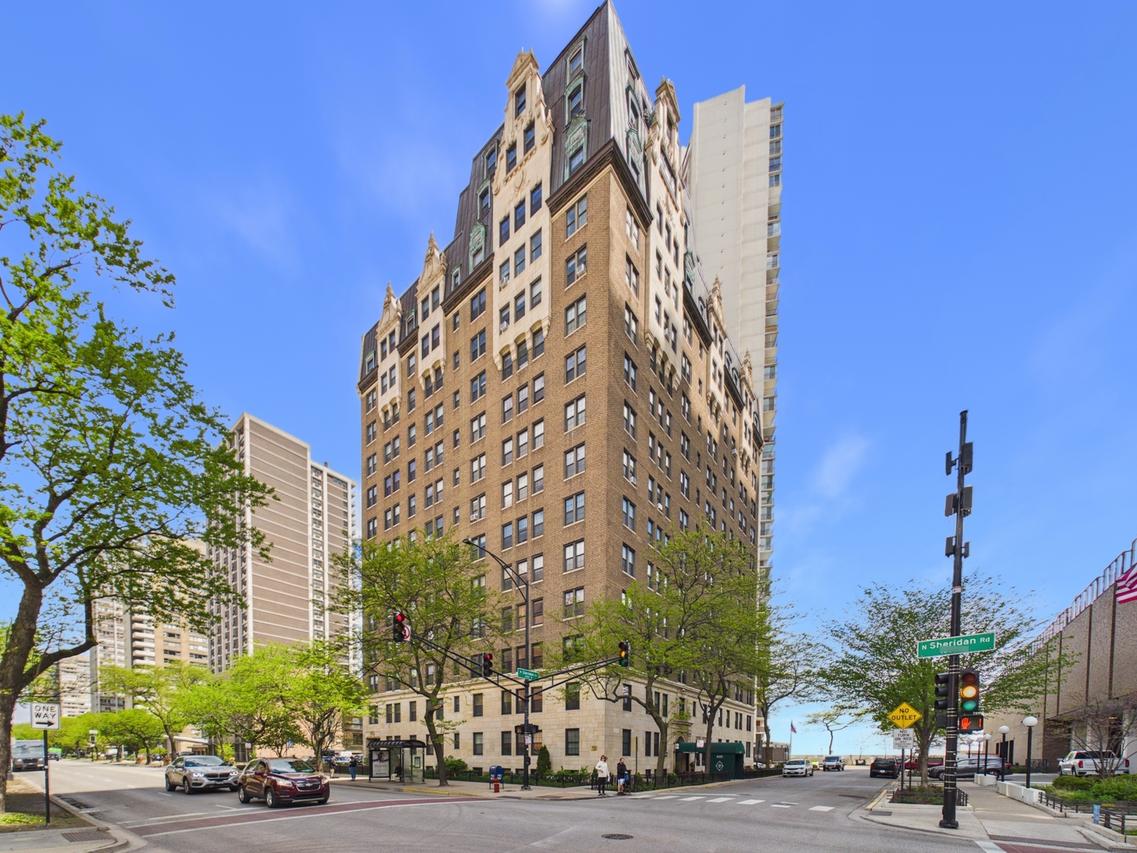 6101 N Sheridan Rd. #1A, Chicago, IL 60660