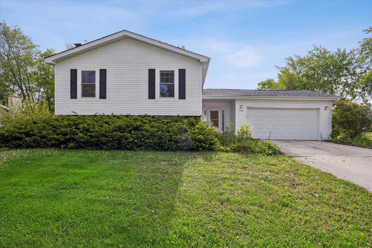 7021 Richmond Ave., Darien, IL 60561