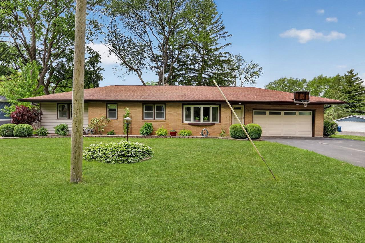 2501 S Vaupell Dr., Mchenry, IL 60051
