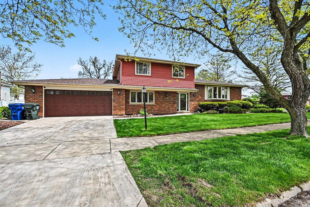 1018 E 193rd St., Glenwood, IL 60425