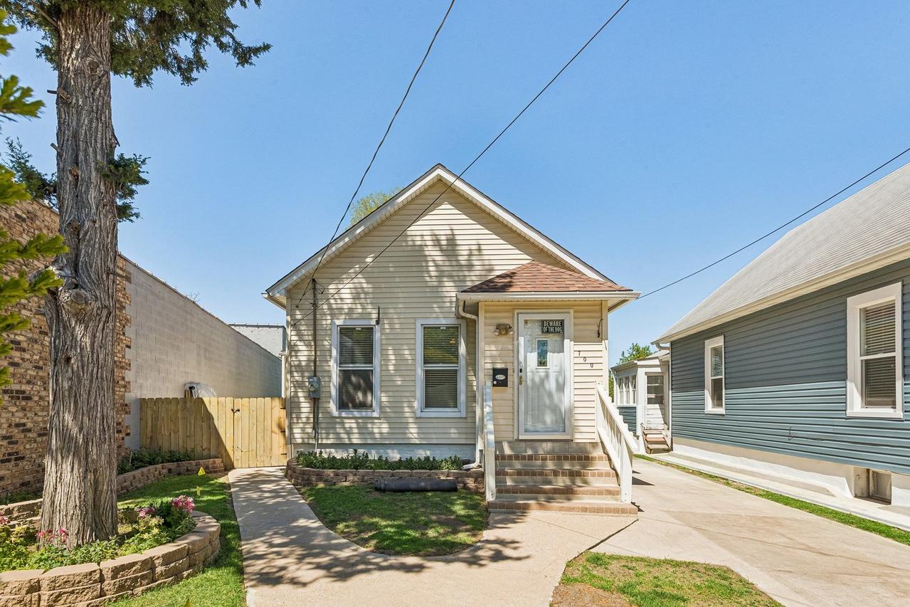 700 Villa St., Elgin, IL 60120