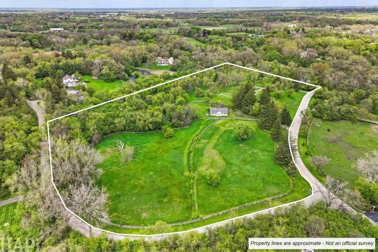 266 Steeplechase Rd., Barrington, IL 60010
