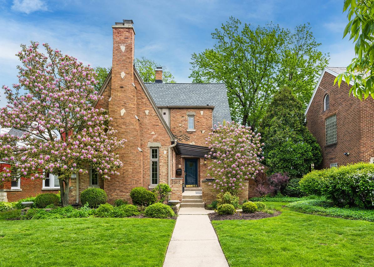 1212 Woodbine Ave., Oak Park, IL 60302