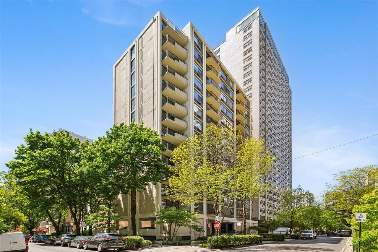 1450 N Astor St. #3B, Chicago, IL 60610