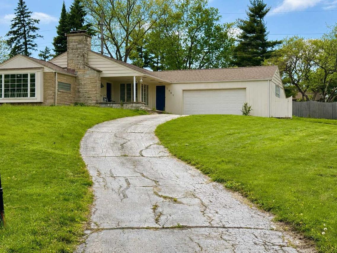 1501 Sugar Valley Ln., Joliet, IL 60433