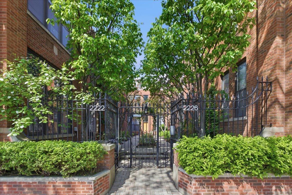 2226 N Racine Ave. #15, Chicago, IL 60614