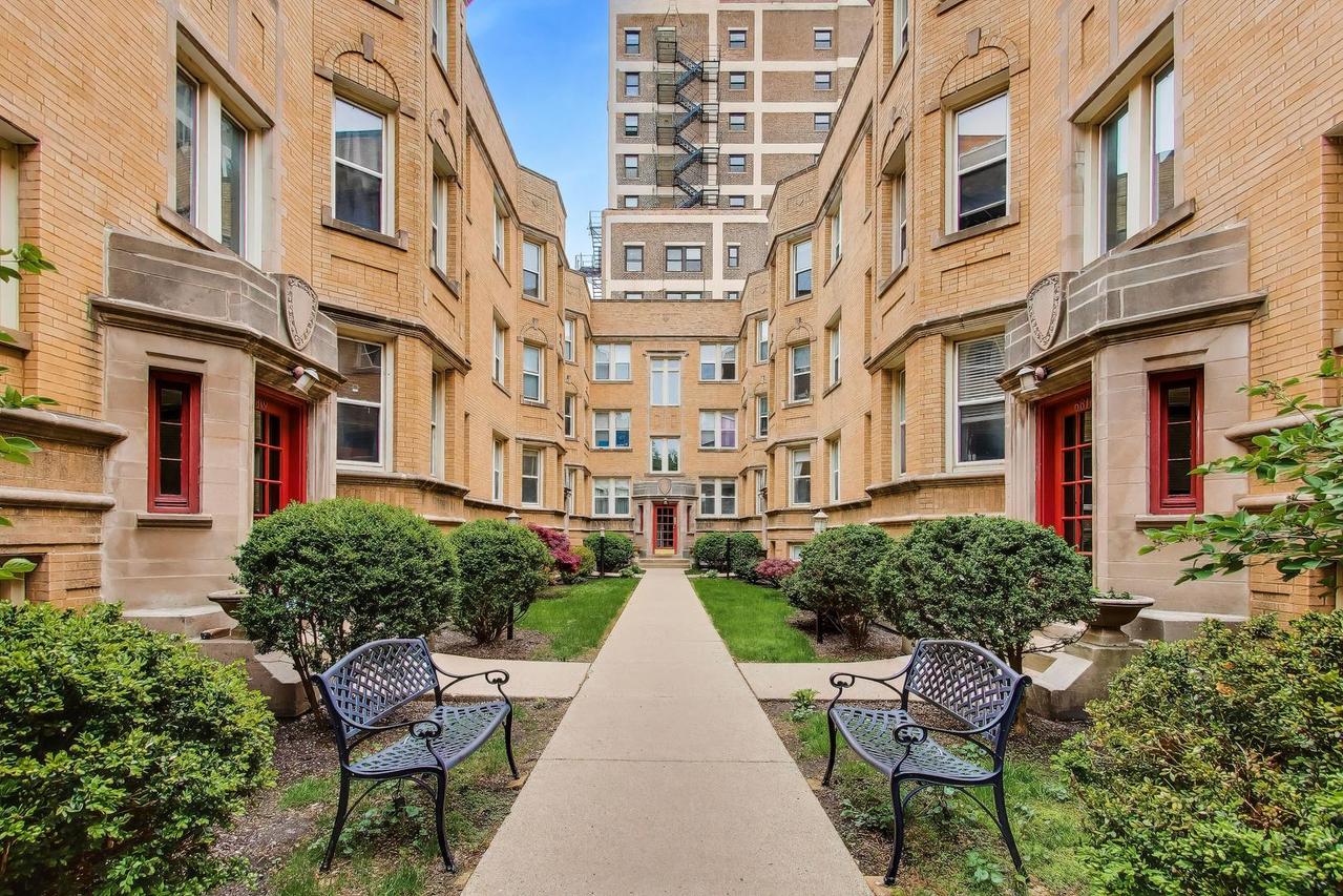 6813 N Lakewood Ave. #3W, Chicago, IL 60626