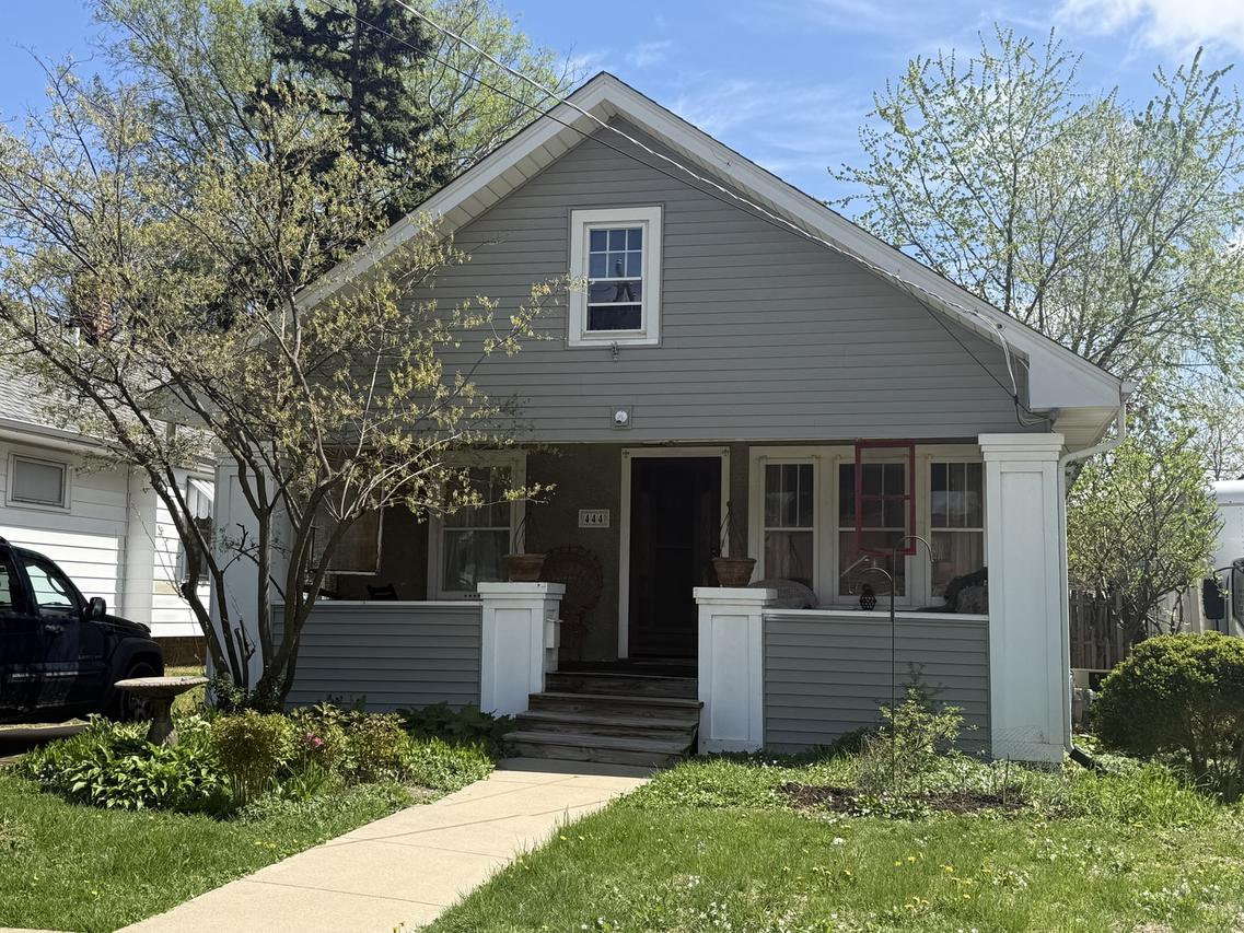 444 S Elmwood Dr., Aurora, IL 60506