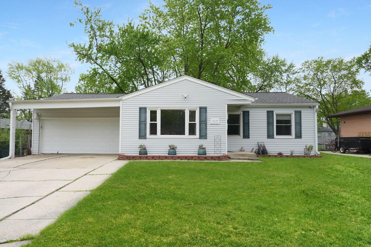 1817 Poplar Ave., Hanover Park, IL 60133