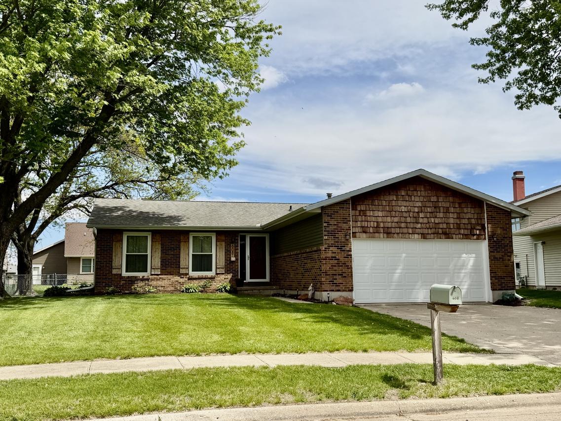 608 Greenridge Dr., Sterling, IL 61081