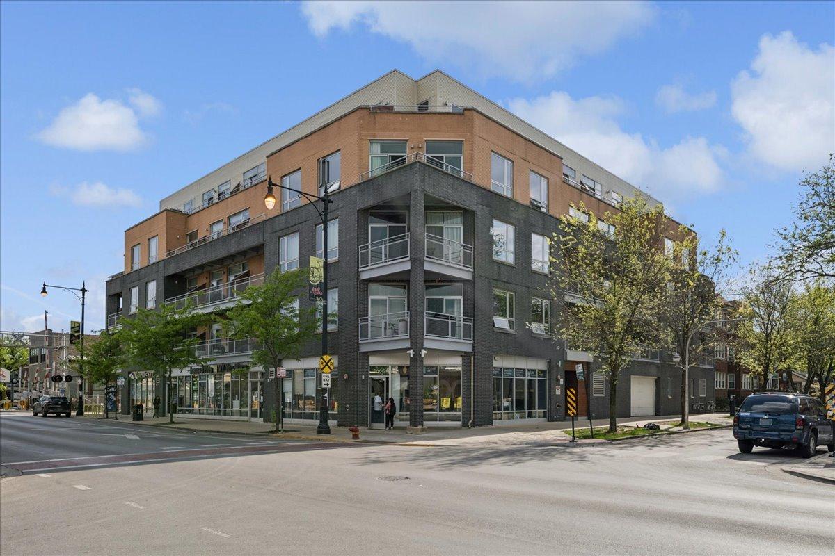 3201 W Leland Ave. #402, Chicago, IL 60625