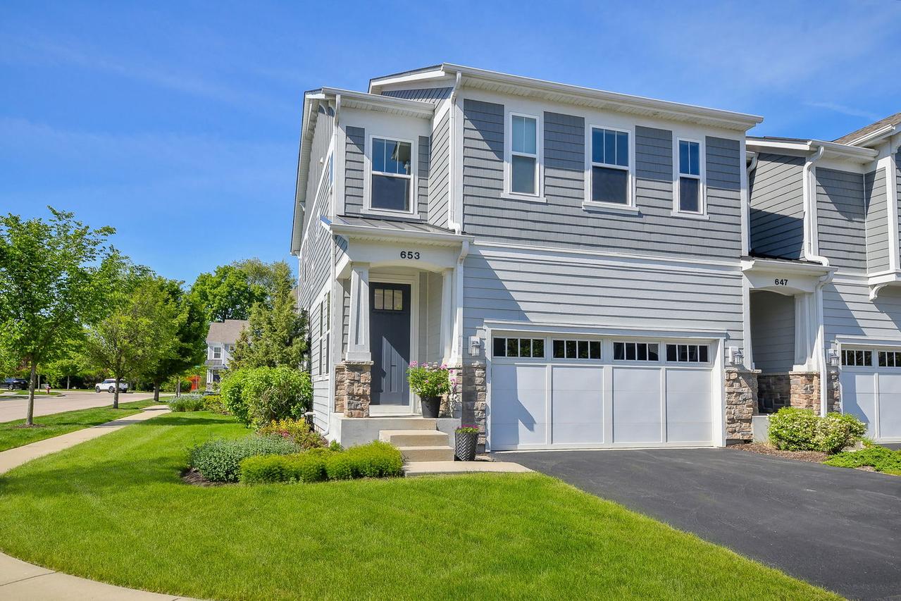 653 Riverbank Dr., Geneva, IL 60134