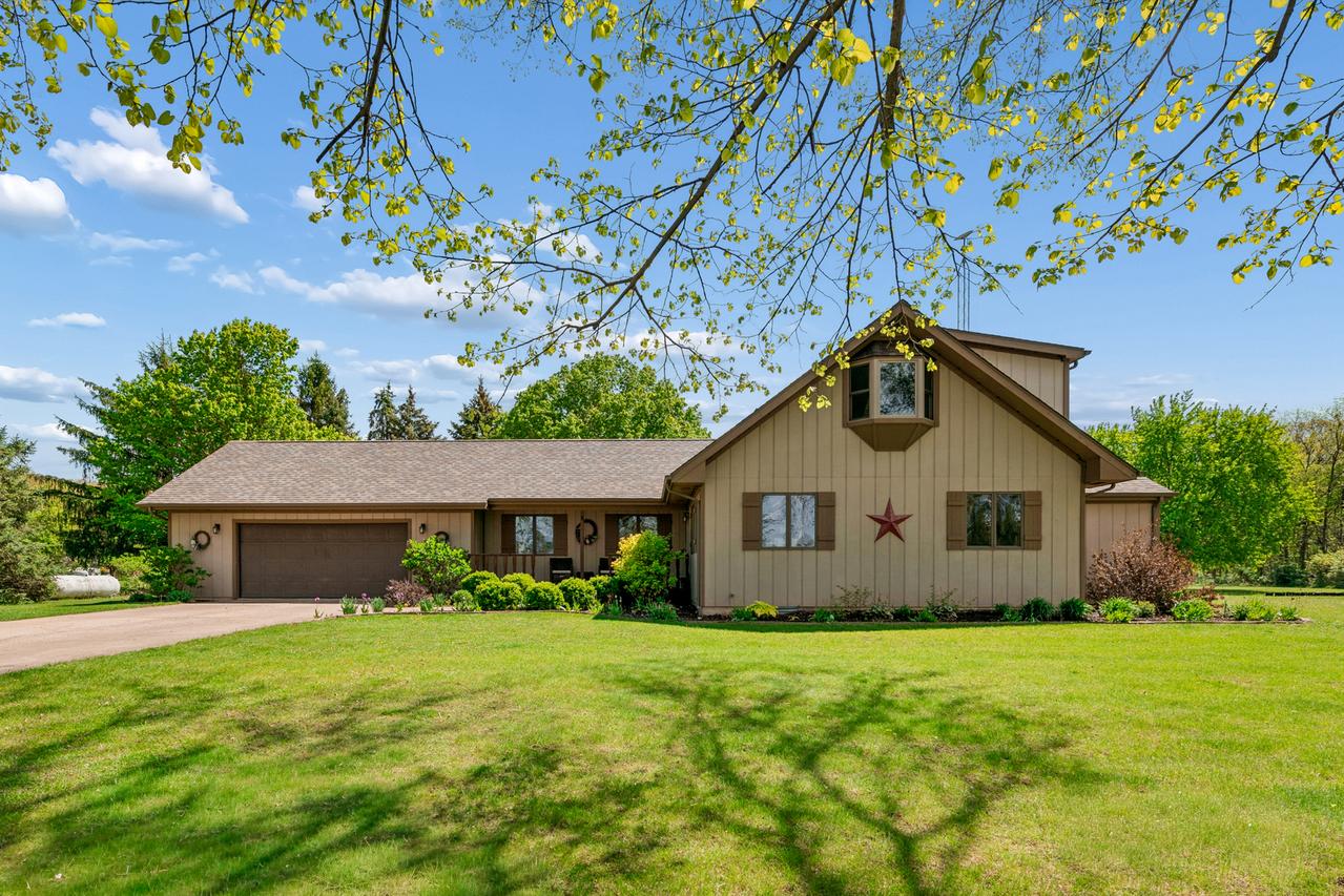 9590 Brown Rd., Morris, IL 60450