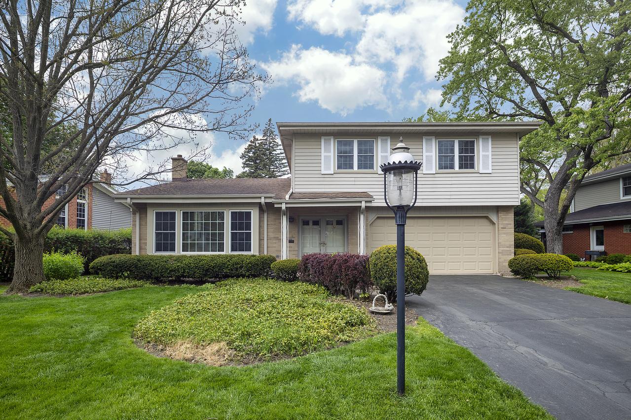 1504 Sequoia Tr., Glenview, IL 60025