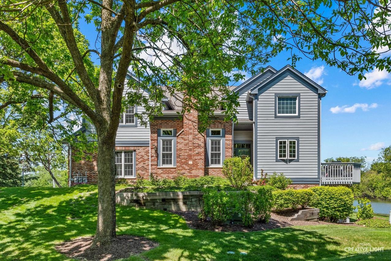108 Waterside Pl., Burr Ridge, IL 60527