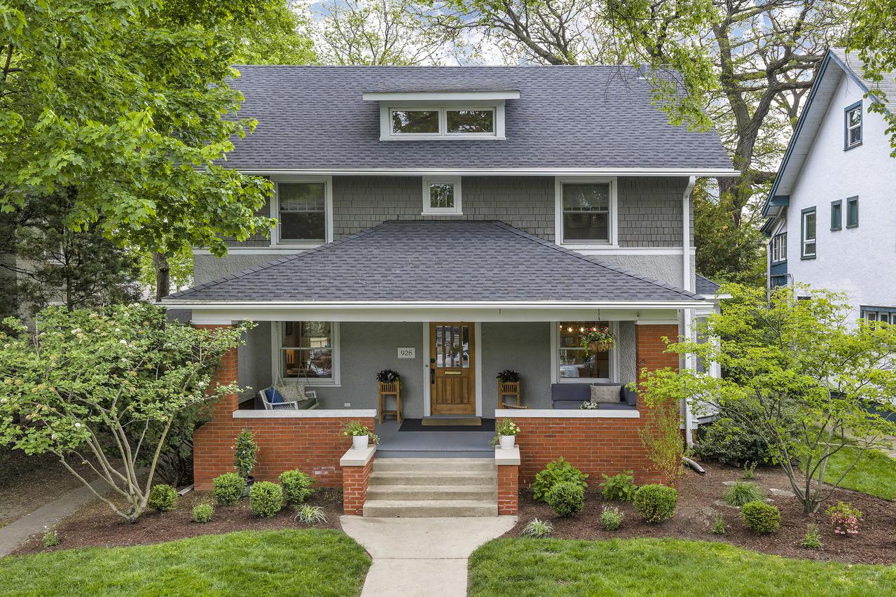 925 Elmwood Ave., Evanston, IL 60202