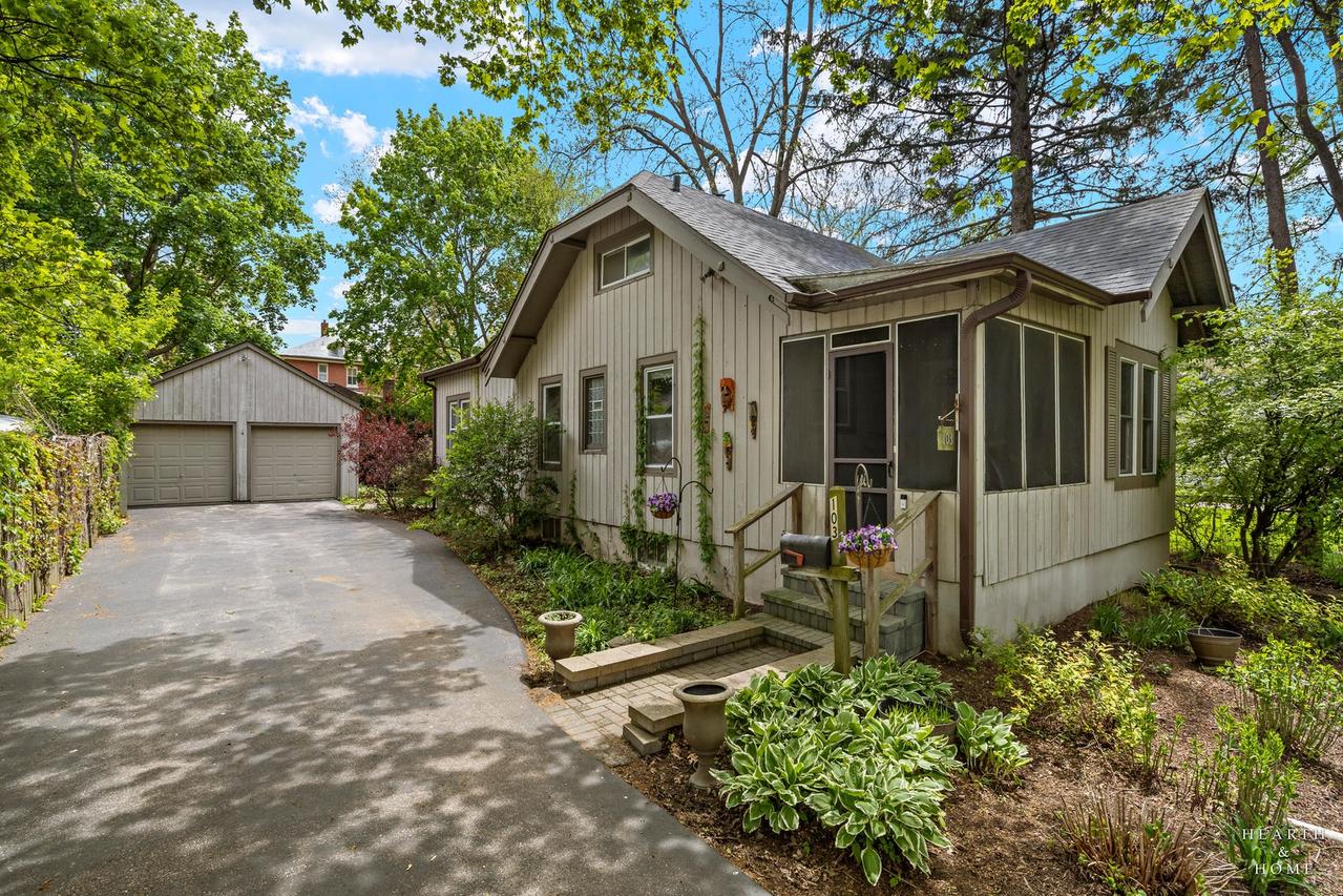 103 Grove Ave., Fox River Grove, IL 60021