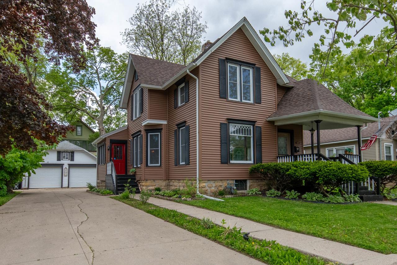 400 S 2nd St., Oregon, IL 61061