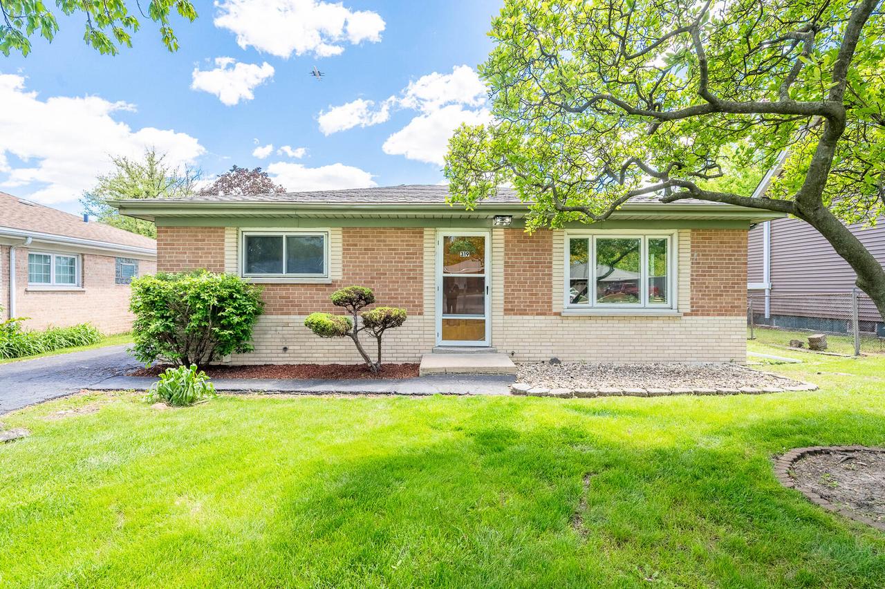 319 Spruce Ave., Bensenville, IL 60106