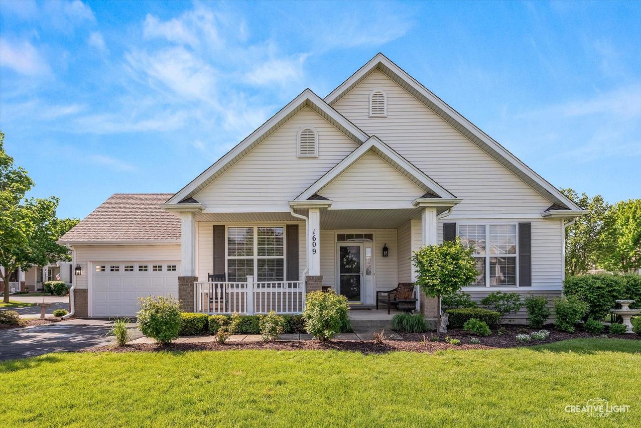 1609 Devonshire Ln., Shorewood, IL 60404
