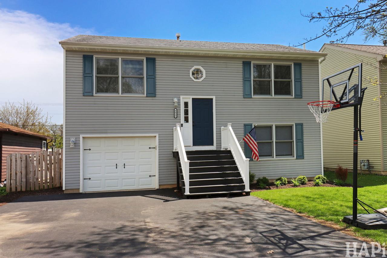 6612 Rose Ave., Crystal Lake, IL 60014