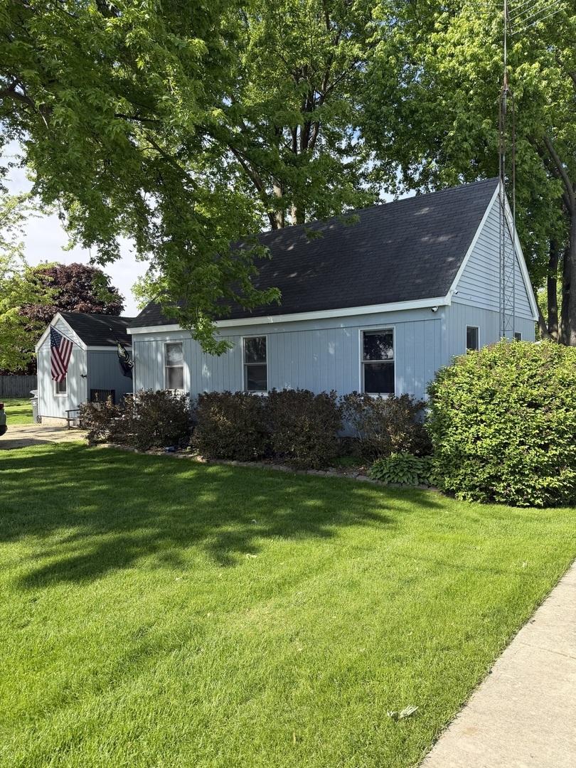 305 S Maple St., Waterman, IL 60556