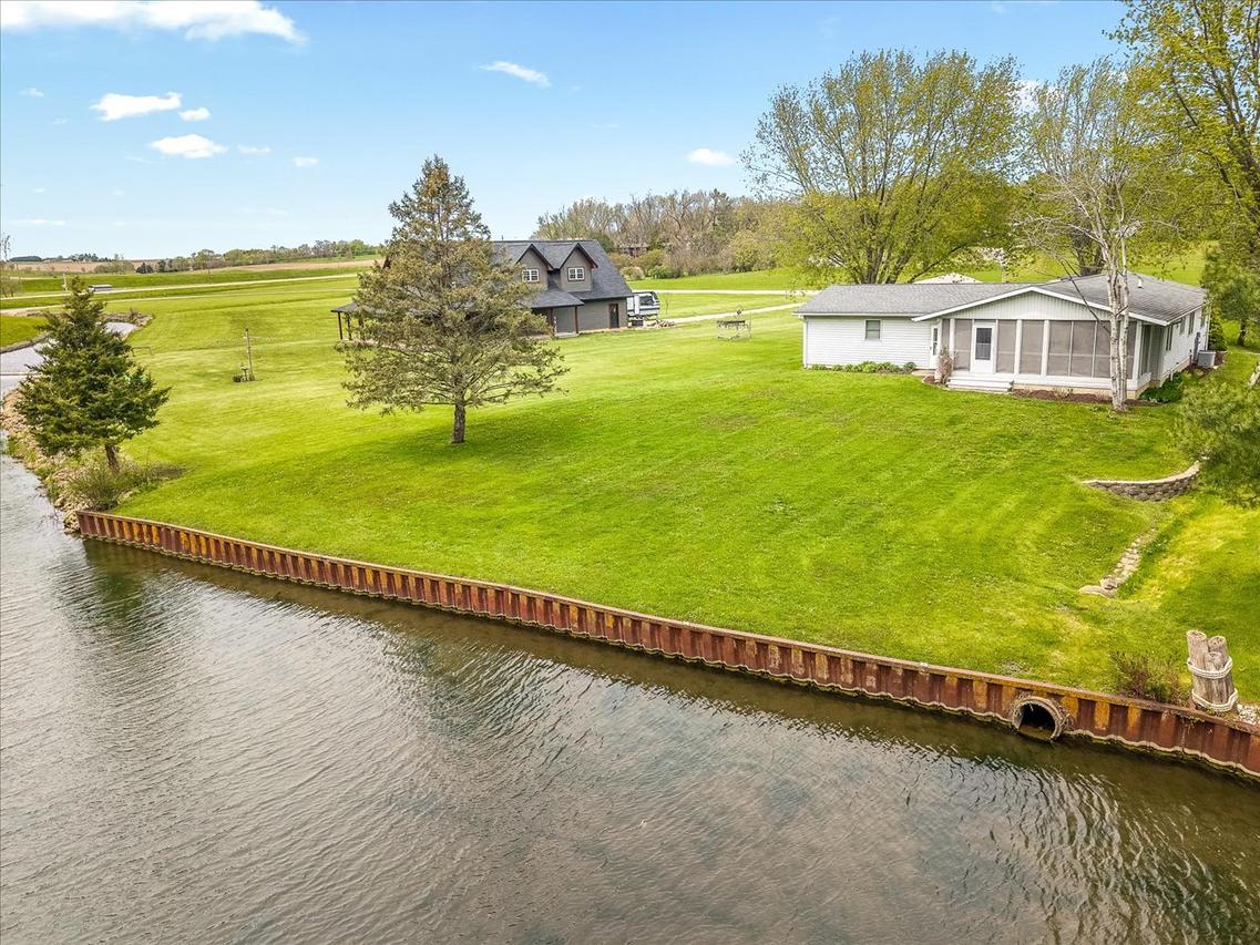 210 Lake Summerset Rd., Davis, IL 61019