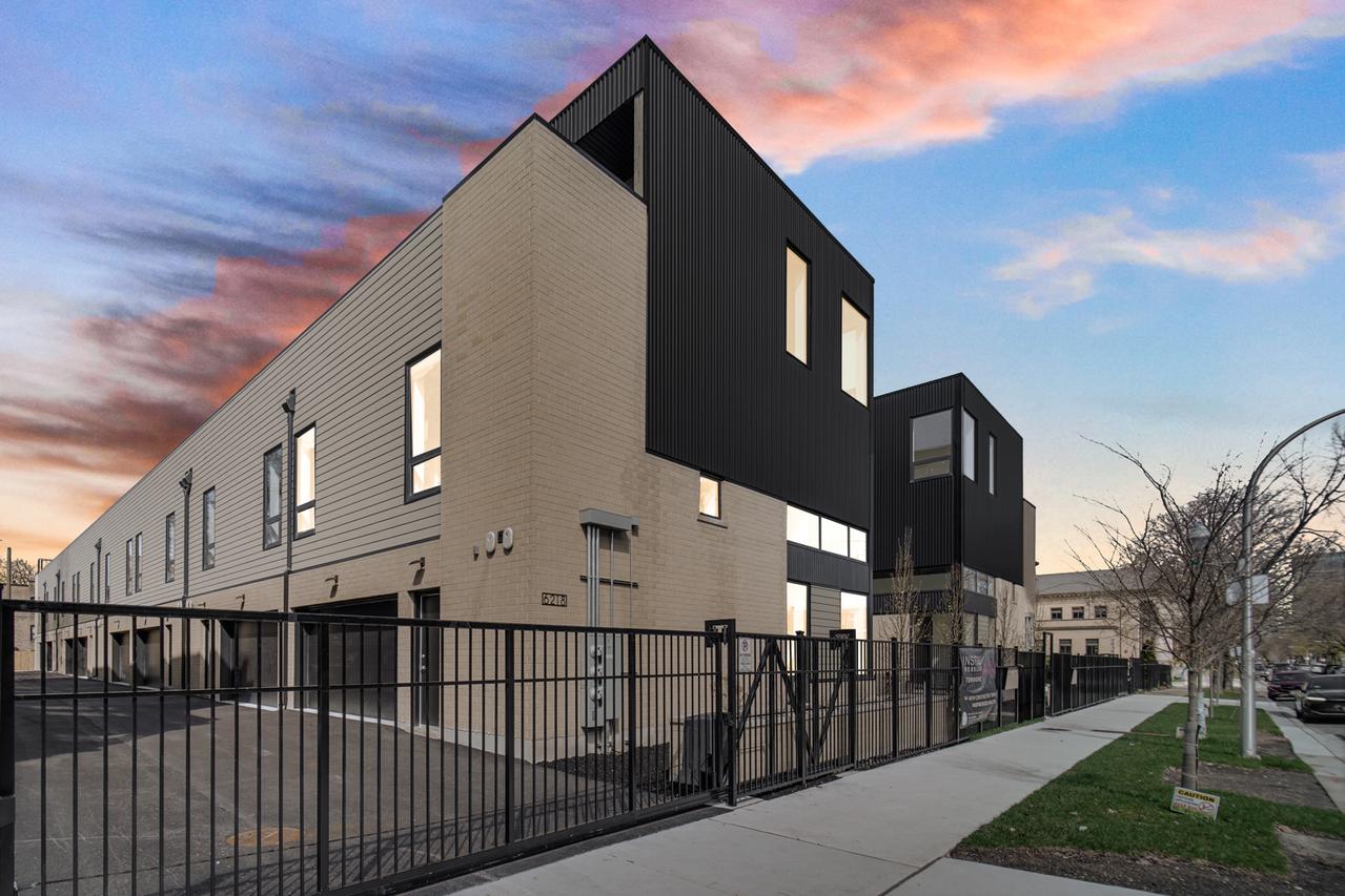 6218 S Woodlawn Ave. #A, Chicago, IL 60637