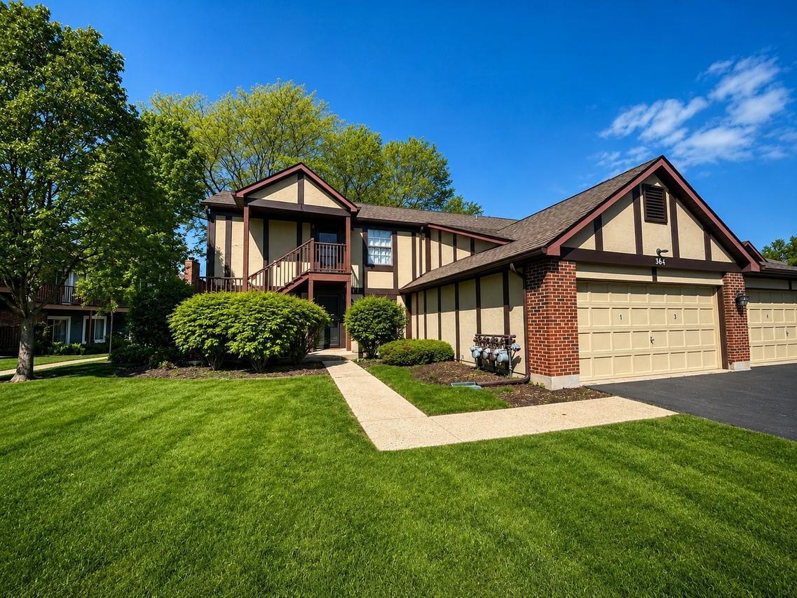 384 Sandhurst Cir. #3, Glen Ellyn, IL 60137