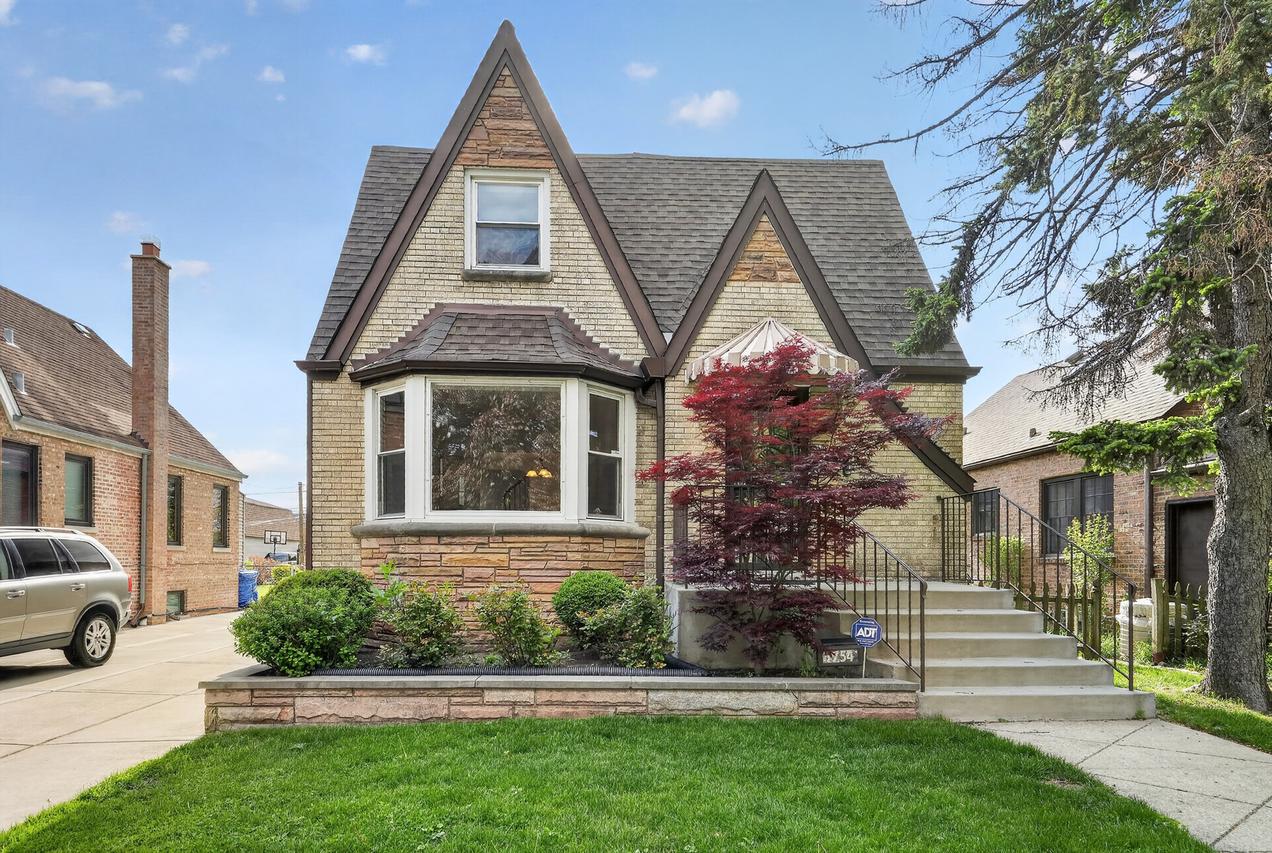 1754 N Neva Ave., Chicago, IL 60707