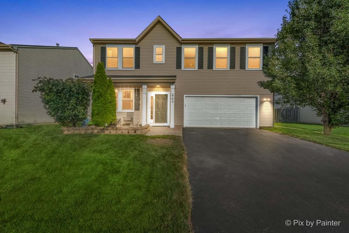905 Shelter Island Ln., Pingree Grove, IL 60140