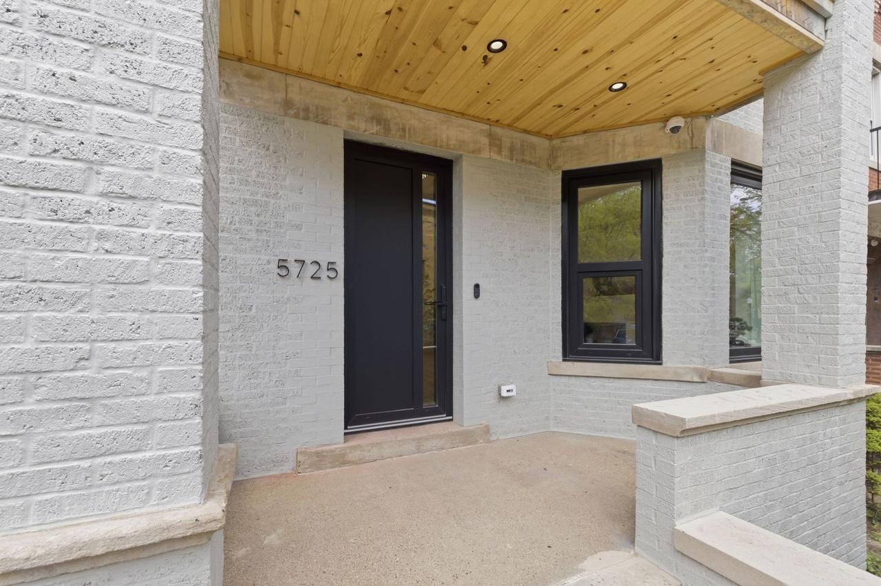 5725 N Ridge Ave., Chicago, IL 60660
