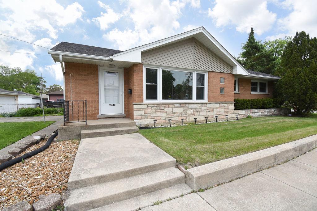 9246 S 54th Ave., Oak Lawn, IL 60453
