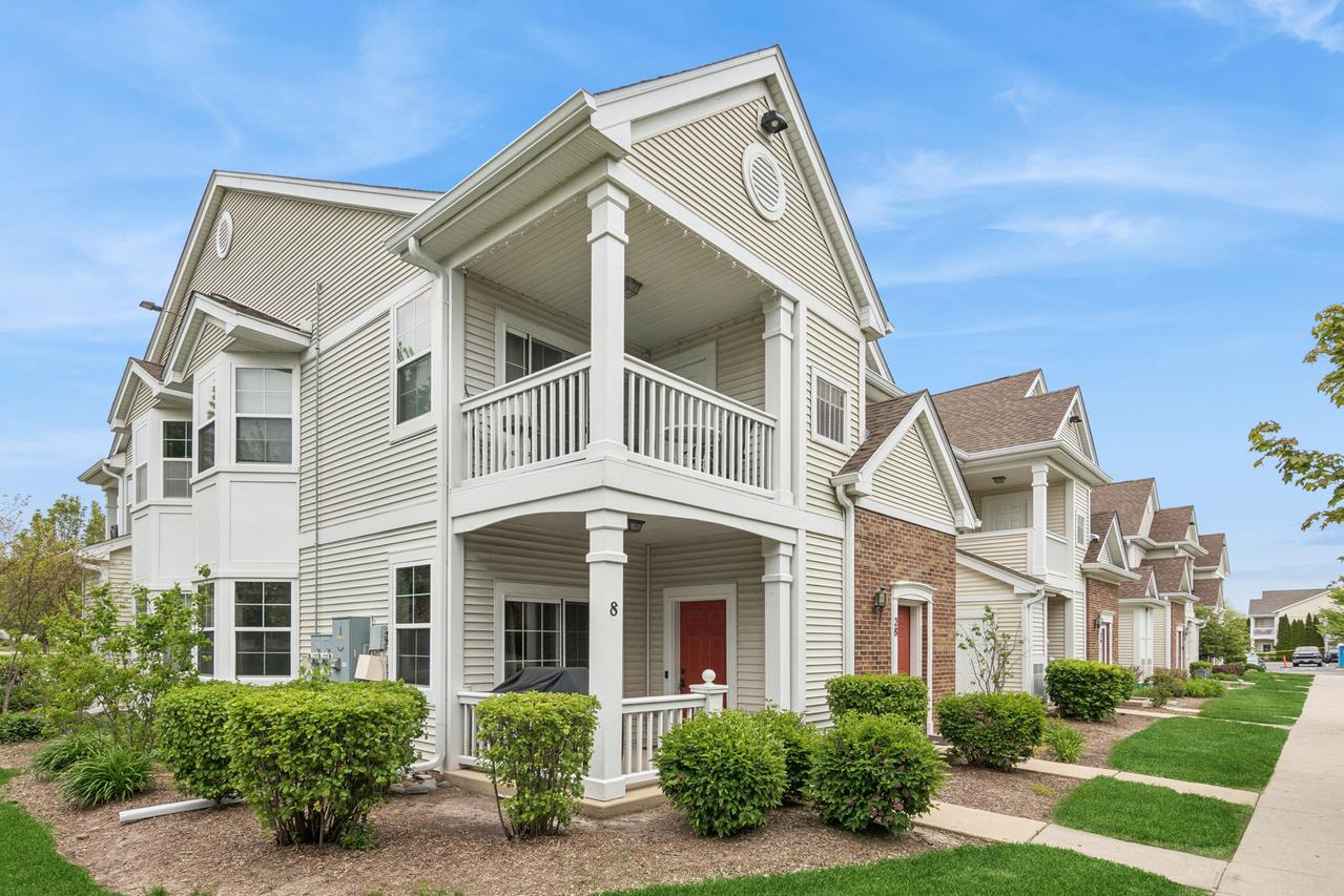 2305 Aurora Dr. #8, Pingree Grove, IL 60140