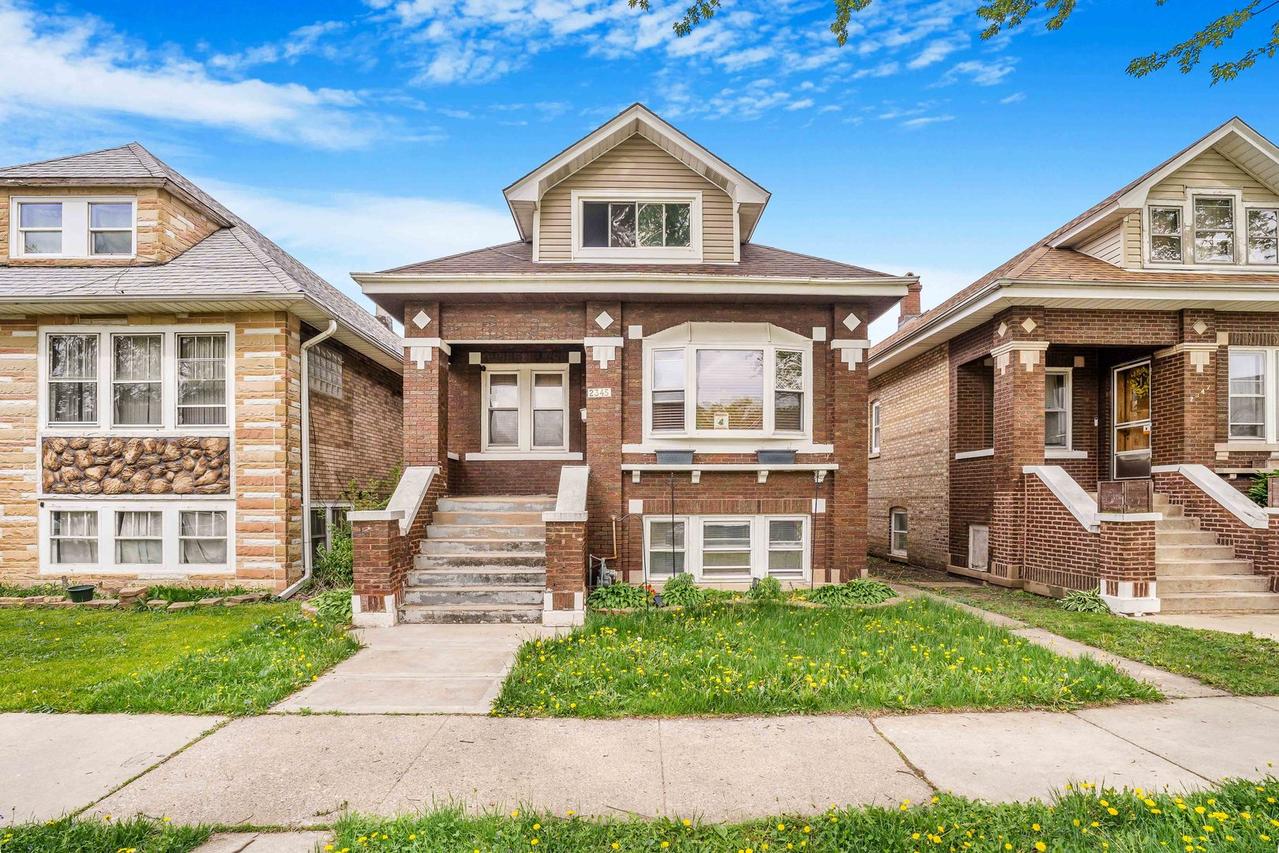 2345 Harvey Ave., Berwyn, IL 60402