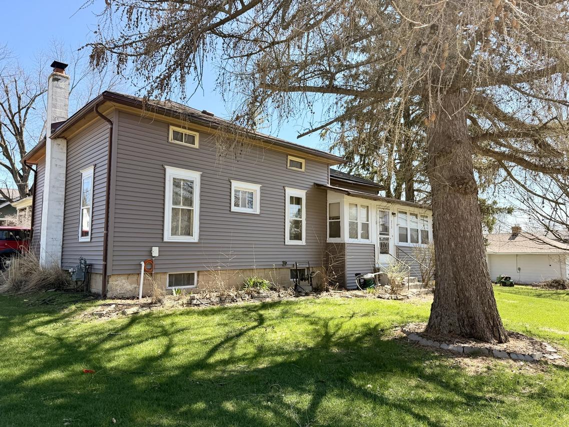 213 N 1st St., Elburn, IL 60119