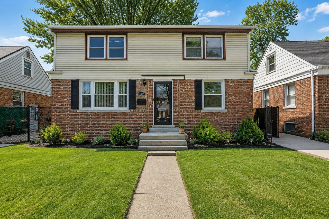 18009 Commercial Ave., Lansing, IL 60438