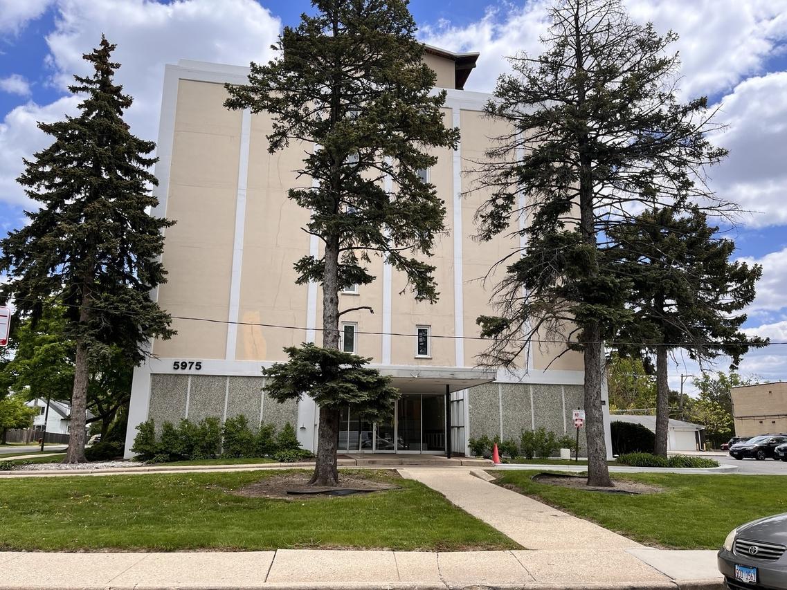 5975 N Odell Ave. #2C, Chicago, IL 60631