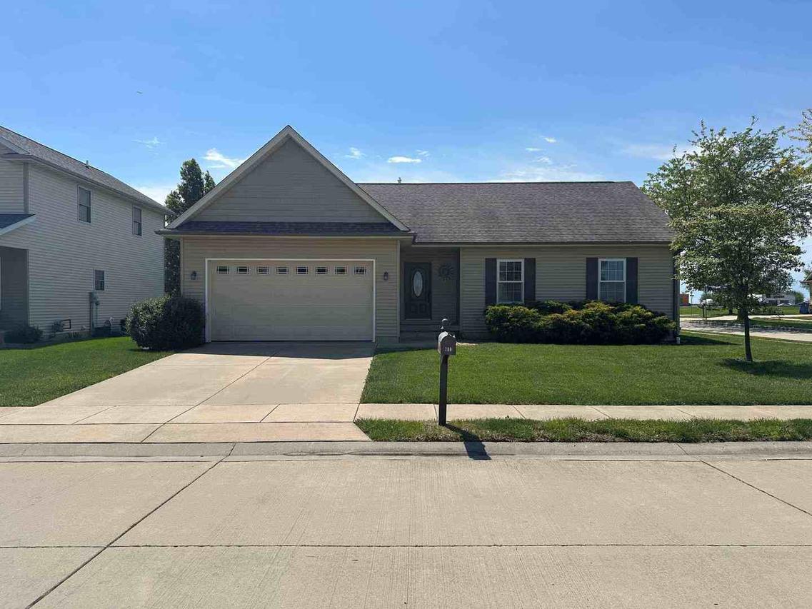 709 Molly Ln., New Berlin, IL 62670