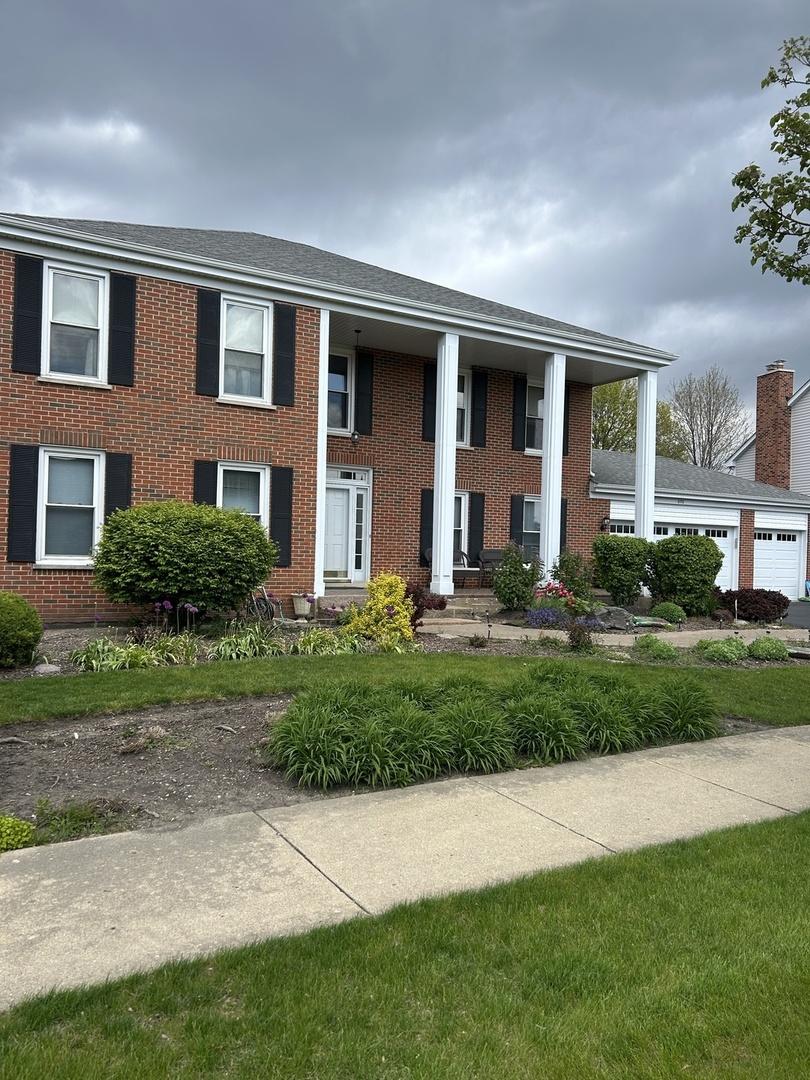 690 Waterford Dr., Des Plaines, IL 60016